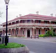 Jens Town Hall Hotel - Yarra Valley Accommodation