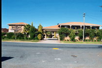 Grand Manor Motor Inn - Yarra Valley Accommodation