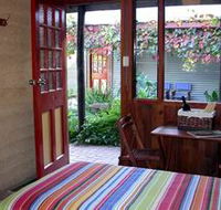 Red Poles - Yarra Valley Accommodation