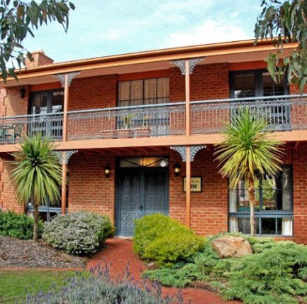 Lakeside Getaway - Yarra Valley Accommodation 1