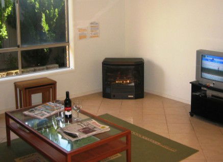Lakeside Getaway - Yarra Valley Accommodation 5
