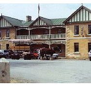 Man-O-Ross Hotel - Yarra Valley Accommodation