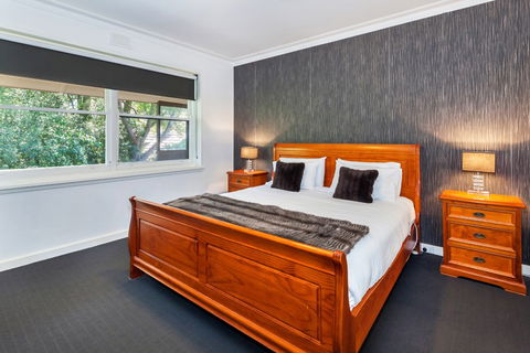 Lake Wendouree Luxury Apartments - Yarra Valley Accommodation 6