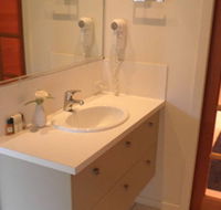 Ravensbourne Escape Silverwood Lodge - Yarra Valley Accommodation