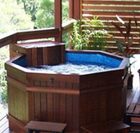 Ravensbourne Escape Tree Tops - Yarra Valley Accommodation