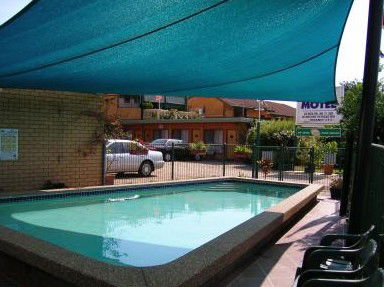 Lake Front Motel - Yarra Valley Accommodation 3