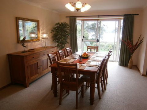 Portside Cygnet Accommodation - Yarra Valley Accommodation 1