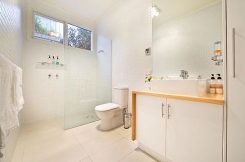 Port Melbourn Cottage - Stay Innercity - Yarra Valley Accommodation 5