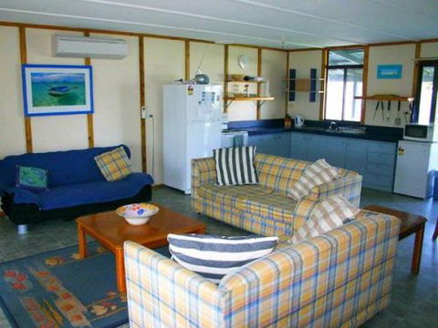 Lancelin Accommodation Service - Yarra Valley Accommodation 4