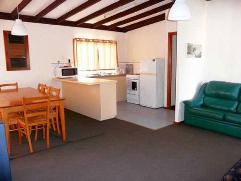 Lancelin Accommodation Service - Yarra Valley Accommodation 8