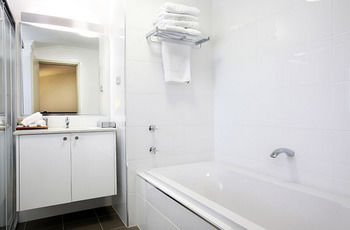 Harrigan's Irish Pub & Accommodation - Yarra Valley Accommodation 4