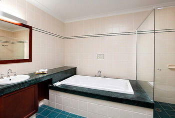 Harrigan's Irish Pub & Accommodation - Yarra Valley Accommodation 7