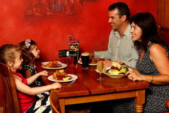 Harrigan's Irish Pub & Accommodation - Yarra Valley Accommodation 11