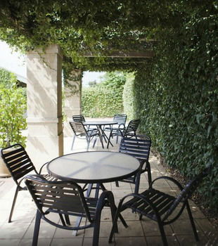 Harrigan's Irish Pub & Accommodation - Yarra Valley Accommodation 12