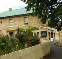 Ross Hotel - Yarra Valley Accommodation