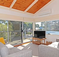 Barrakee Beach House - Anglesea - Yarra Valley Accommodation