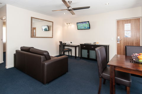 Comfort Inn & Suites Robertson Gardens - Yarra Valley Accommodation 4