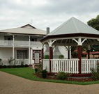 California Manor Bed and Breakfast - - Yarra Valley Accommodation