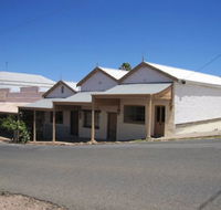 Carmines Antiques and Accommodation - Yarra Valley Accommodation