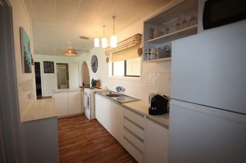 LJ Hooker Goolwa Holiday Rentals - 42 Underwood Avenue, Goolwa Beach - Yarra Valley Accommodation 11