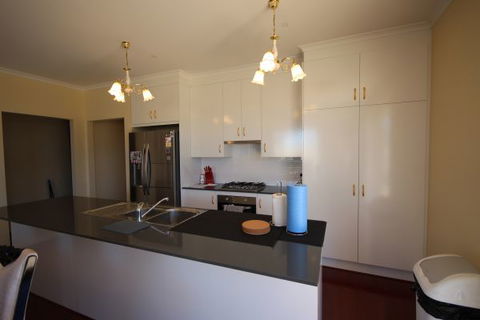 LJ Hooker Goolwa Holiday Rentals - 42 Underwood Avenue, Goolwa Beach - Yarra Valley Accommodation 18