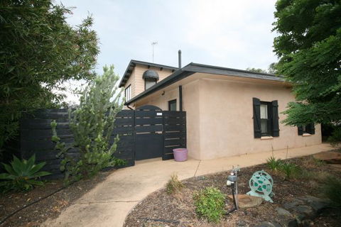 LJ Hooker Goolwa Holiday Rentals - 42 Underwood Avenue, Goolwa Beach - Yarra Valley Accommodation 24