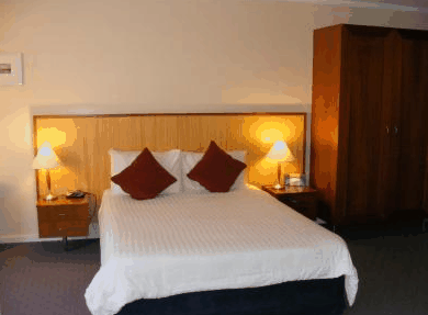 Ocean Beach Hotel - Yarra Valley Accommodation