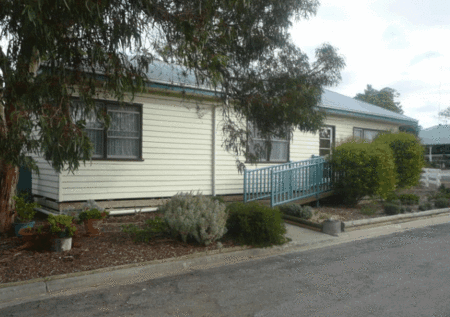 Rainbow Motor Lodge Pot Of Gold - Yarra Valley Accommodation 4