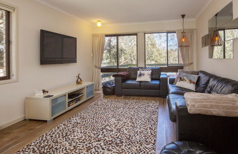 Lakeside Townhouse - Yarra Valley Accommodation 0