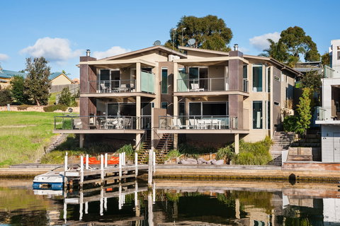 Gippsland Lakehouse - Yarra Valley Accommodation 0