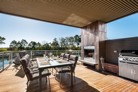 Gippsland Lakehouse - Yarra Valley Accommodation 1