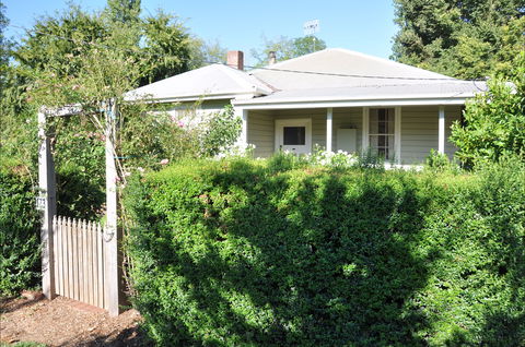 Honeysuckle Cottage - Yarra Valley Accommodation 2