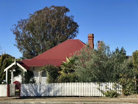 Tenterfield Luxury Historic Cottage - Yarra Valley Accommodation 0