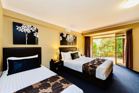 Best Western PLUS Ambassador On Ruthven - Yarra Valley Accommodation 1