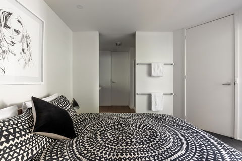 Dlux + Escape @ 83 Great Ocean Road Apartments Lorne - Yarra Valley Accommodation 2