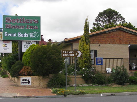 Settlers Motor Inn - Yarra Valley Accommodation 2