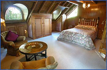 A Camelot Tower And Penthouse - Yarra Valley Accommodation 0