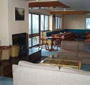Trackers Mountain Lodge - Yarra Valley Accommodation