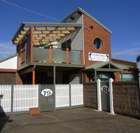 Black Dolphin Townhouse and Apartment - Yarra Valley Accommodation