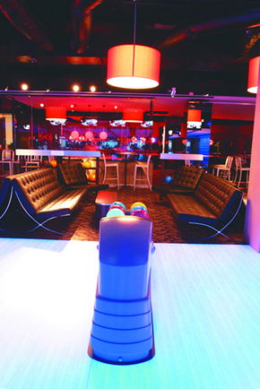 Strike Bowling Bar - King Street Wharf - Yarra Valley Accommodation 3