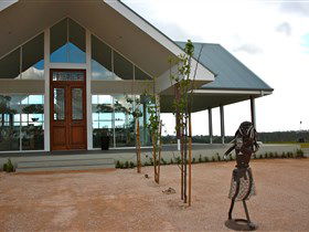 ArtWine Cellar Door - Yarra Valley Accommodation 0