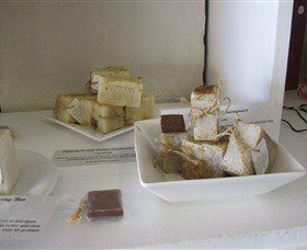 Deb's Massage - Yarra Valley Accommodation 0