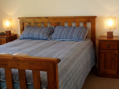 Lake Escape - Yarra Valley Accommodation 1