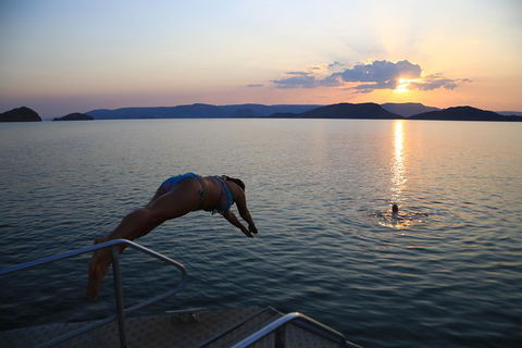Lake Argyle Sunset Magic Cruise Departing Lake Argyle - Yarra Valley Accommodation 5