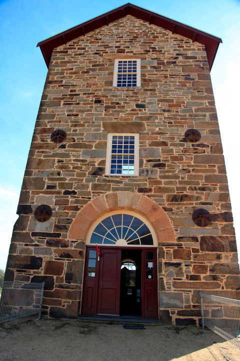 Morphetts Enginehouse - Yarra Valley Accommodation 0