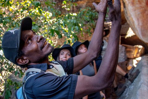 Arnhem Land Injalak Hill Full-Day Tour From Darwin - Yarra Valley Accommodation 0
