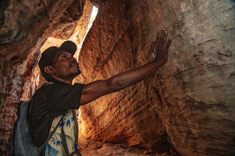 Arnhem Land Injalak Hill Full-Day Tour From Darwin - Yarra Valley Accommodation 12