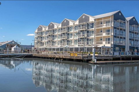 3.5 Hours Walking Guided Tour Of Launceston Highlights - Yarra Valley Accommodation 2