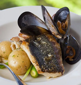 Chris's Beacon Point Restaurant - Yarra Valley Accommodation 3