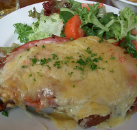 Raglan Tavern - Yarra Valley Accommodation